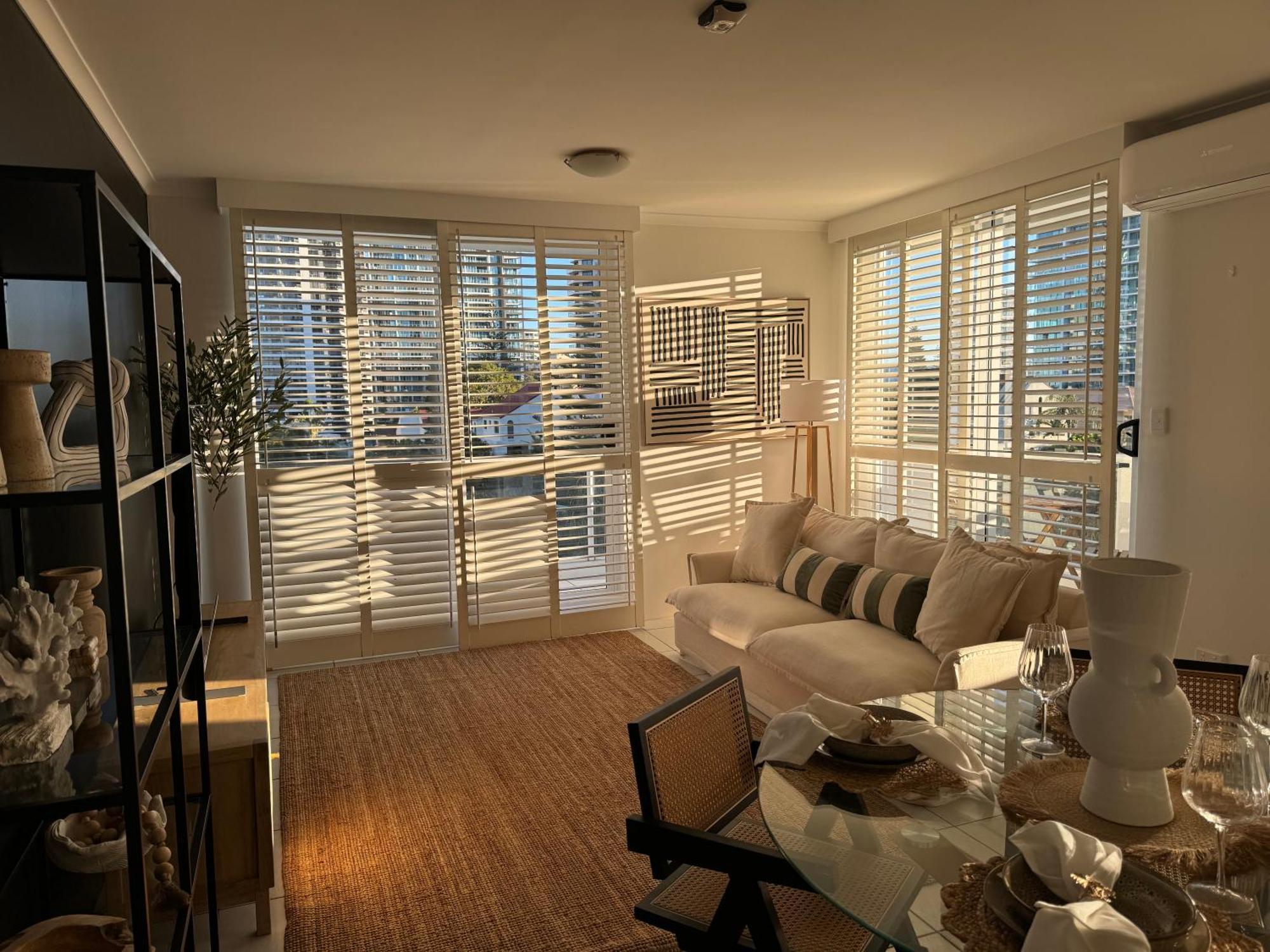 Surfers Paradise - Beachfront Apartment Gold Coast