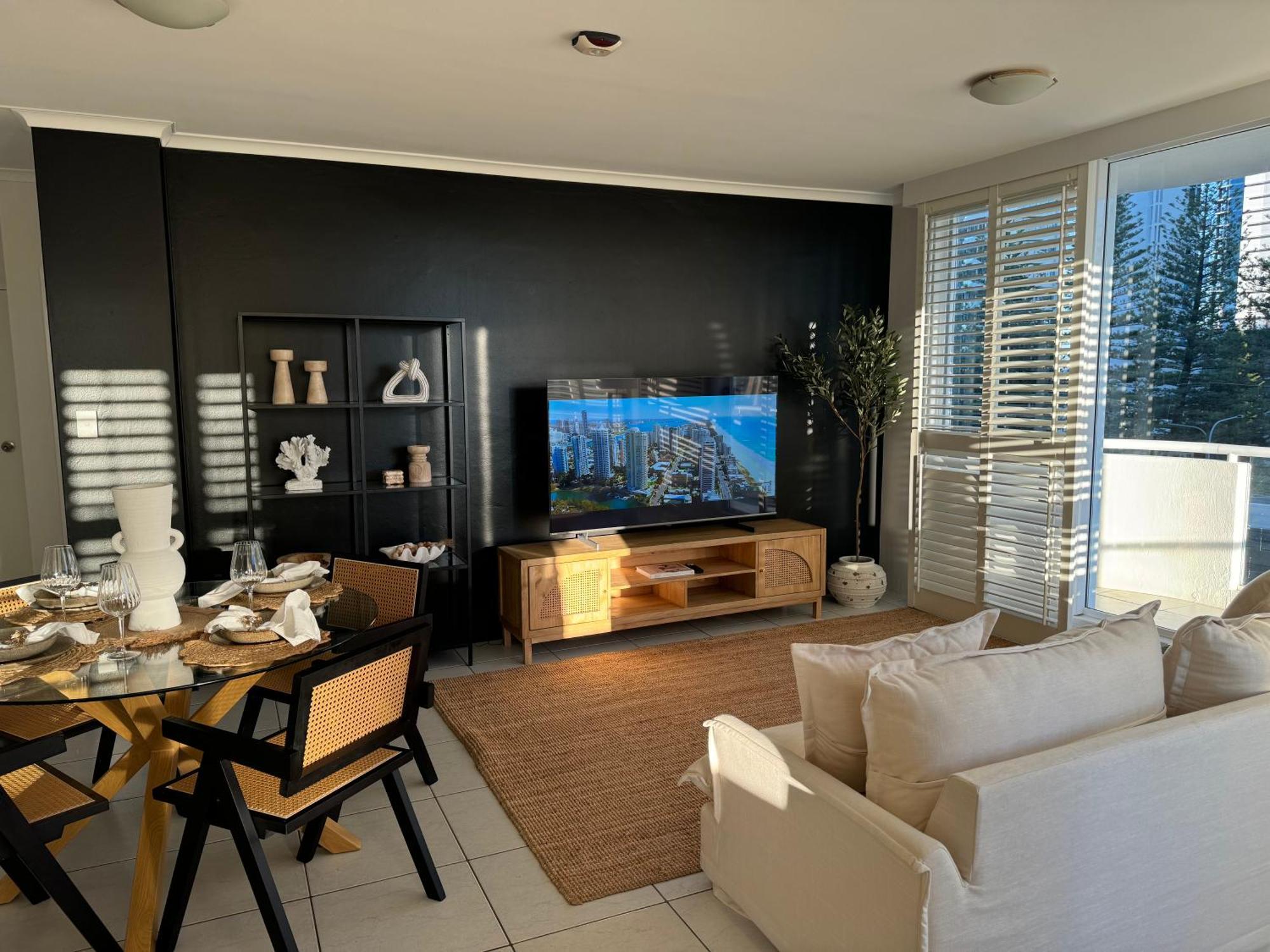 Surfers Paradise - Beachfront Gold Coast